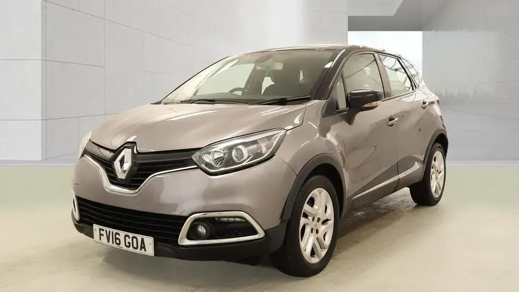 Used Renault Captur Dynamique 120 HP (88 kW) 2016 Grey/black SUV