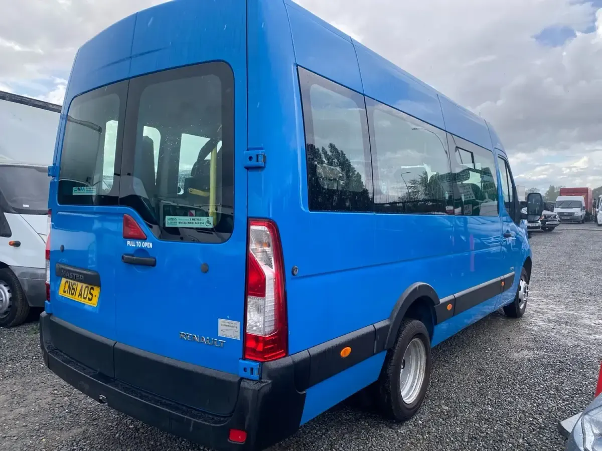 Begagnad Renault Master 2011 Blå Van