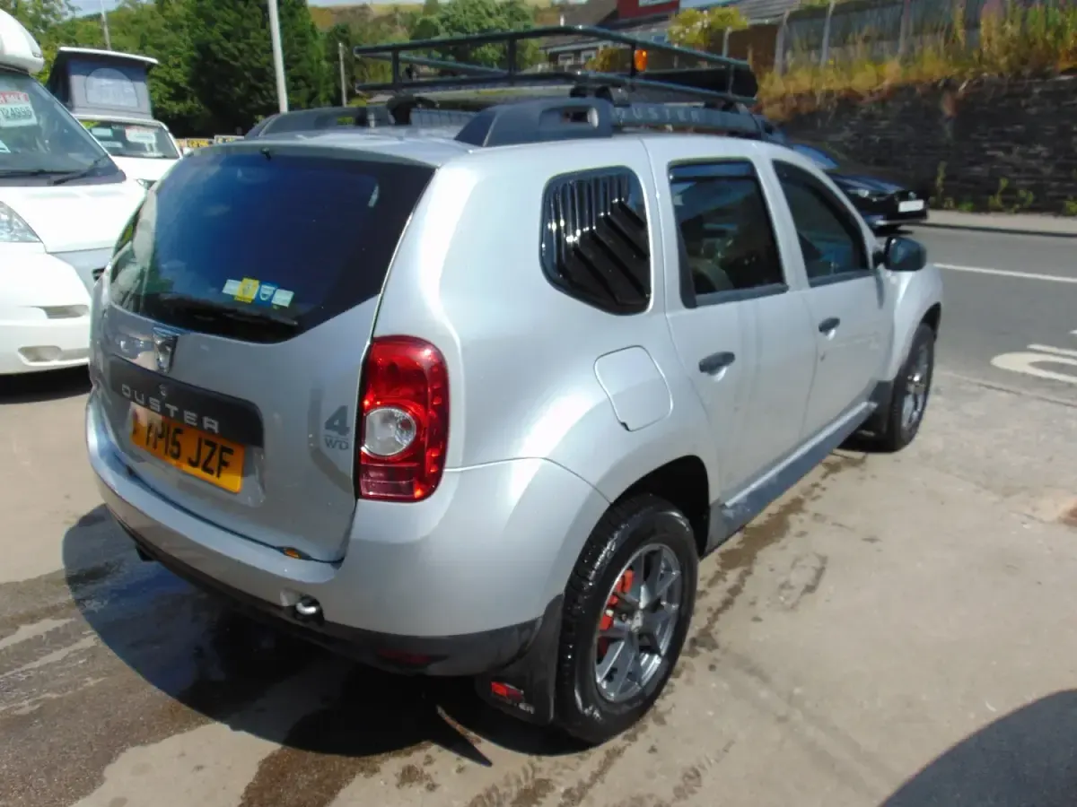 Used Dacia Duster Ambiance 110 HP (80 kW) 2015 Silver SUV