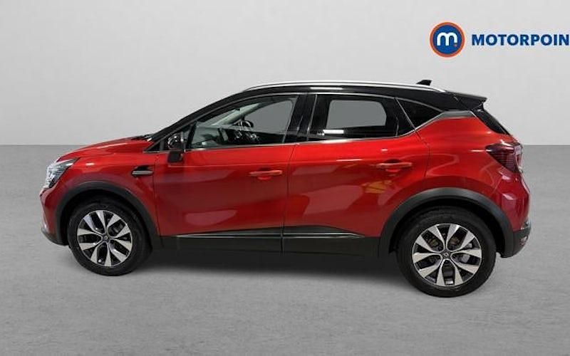 Used Renault Captur Version S 140 HP (102 kW) 2021 Red/black SUV