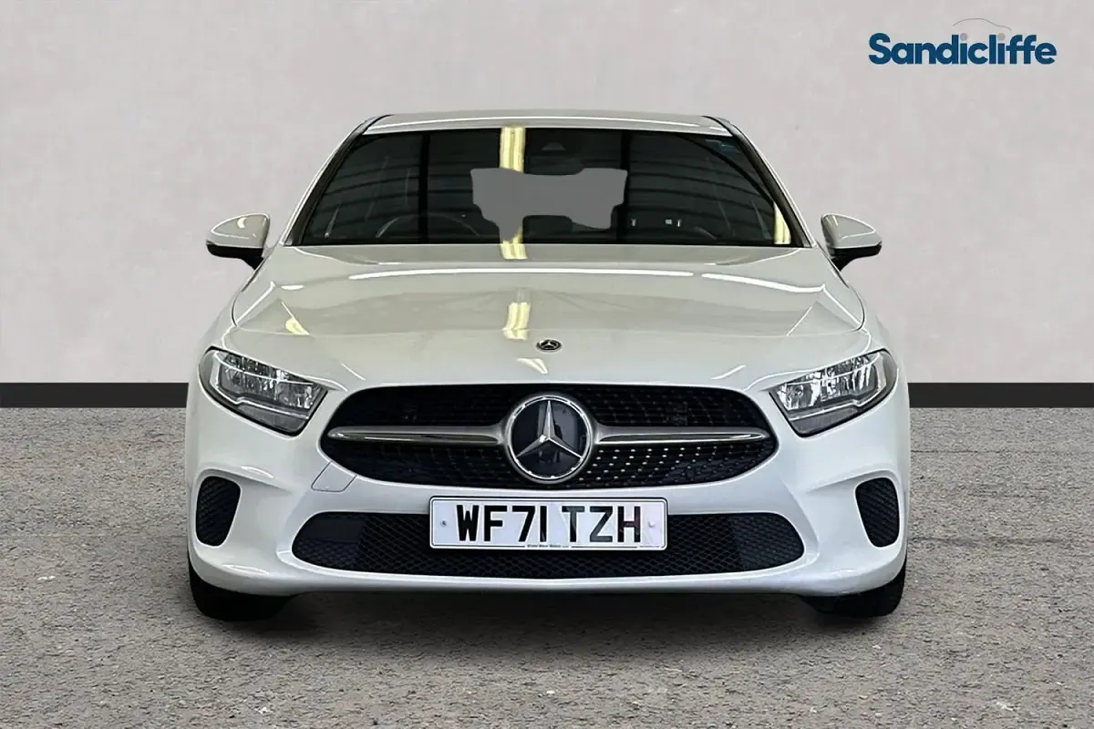 Used Mercedes A180 SE 136 HP (100 kW) 2021 White Hatchback