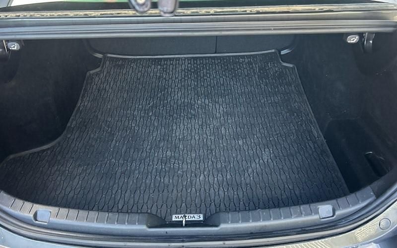 Begagnad Mazda 3 Inclusive 186 HK (136 kW) 2022 Sedan