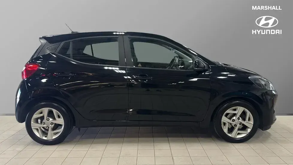 Used Hyundai i10 SE 84 HP (61 kW) 2022 Black Hatchback