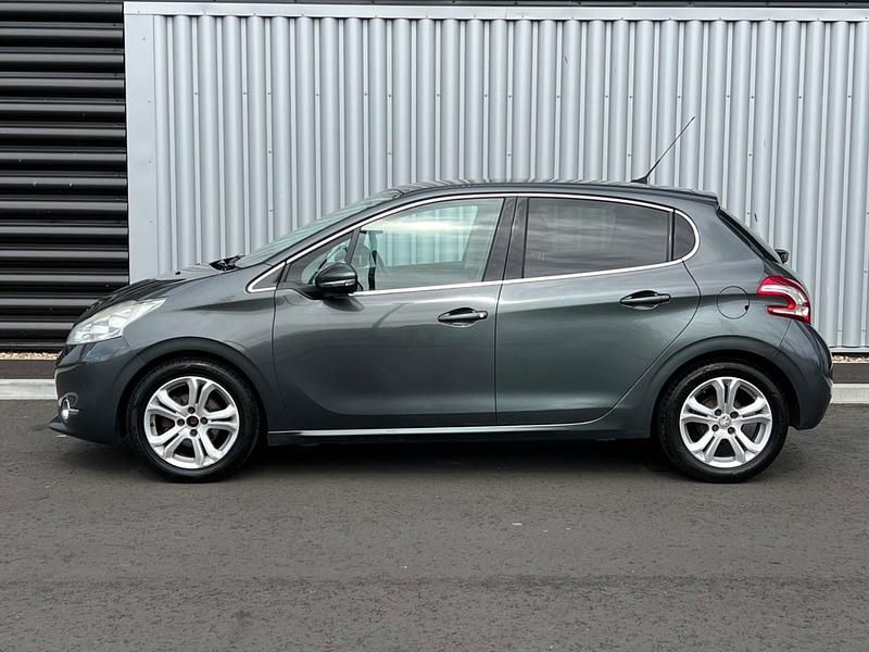 Used Peugeot 208 Allure 82 HP (60 kW) 2013 Grey Hatchback