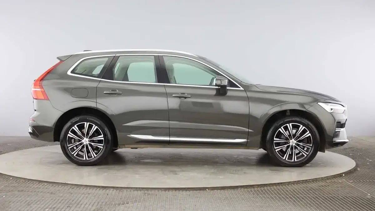 Used Volvo XC60 Inscription 337 HP (247 kW) 2022 Grey SUV