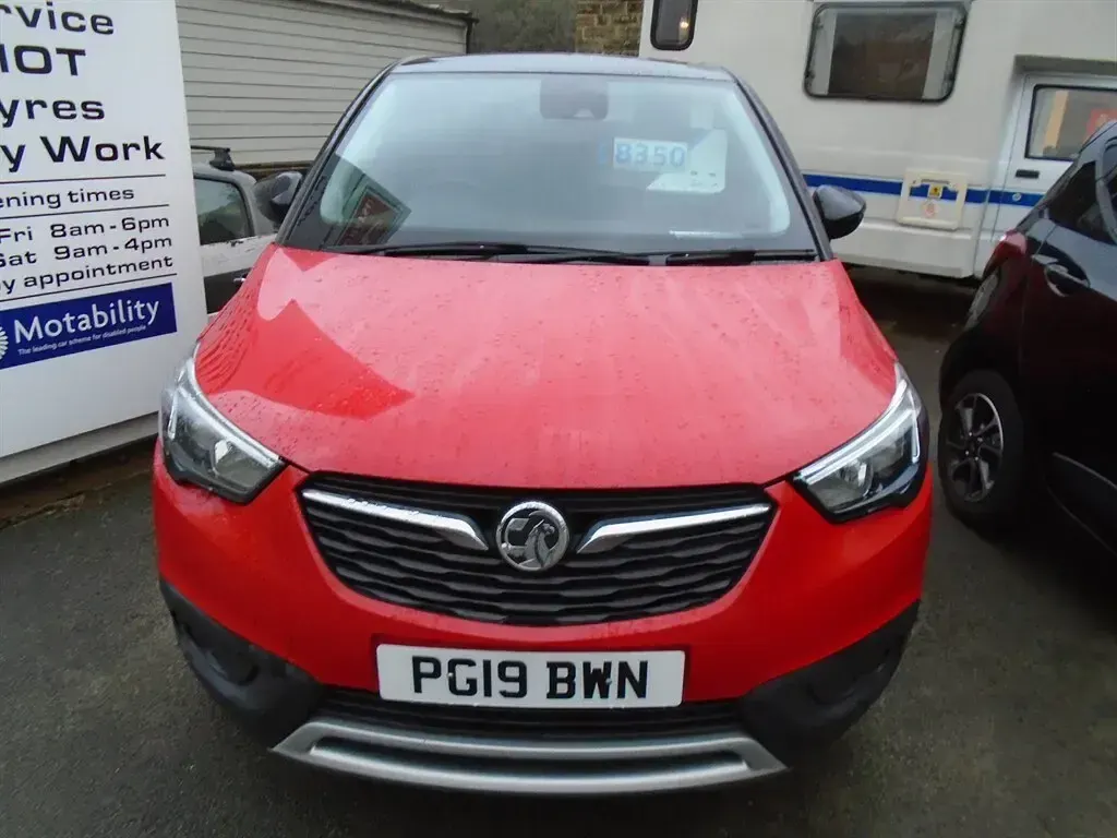 Used Vauxhall Crossland X Elite 130 HP (95 kW) 2019 Red SUV