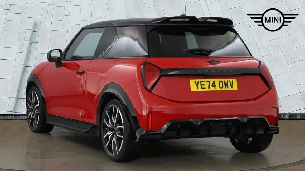 Used Mini Cooper Hatch 154 HP (113 kW) 2024 Red Hatchback