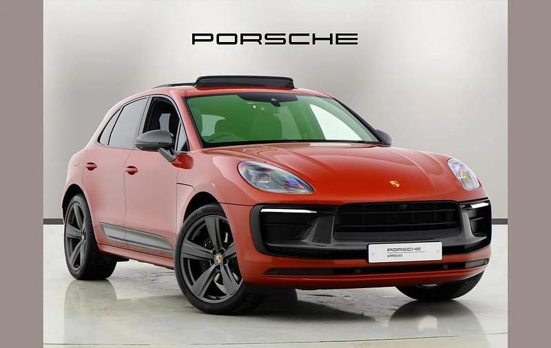 Used Porsche Macan 261 HP (191 kW) 2023 Orange SUV