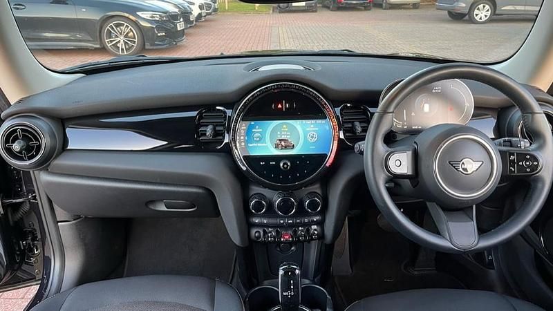 Used Mini Cooper Classic 134 HP (98 kW) 2022 Black Hatchback