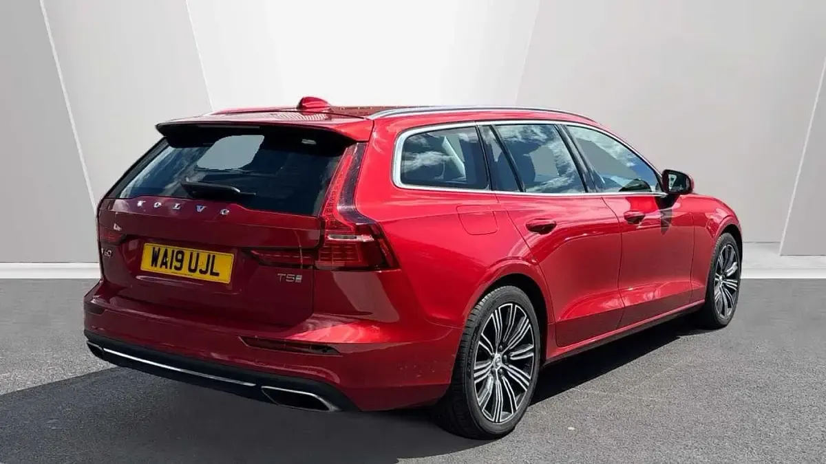 Used Volvo V60 Inscription 2019 Red Estate