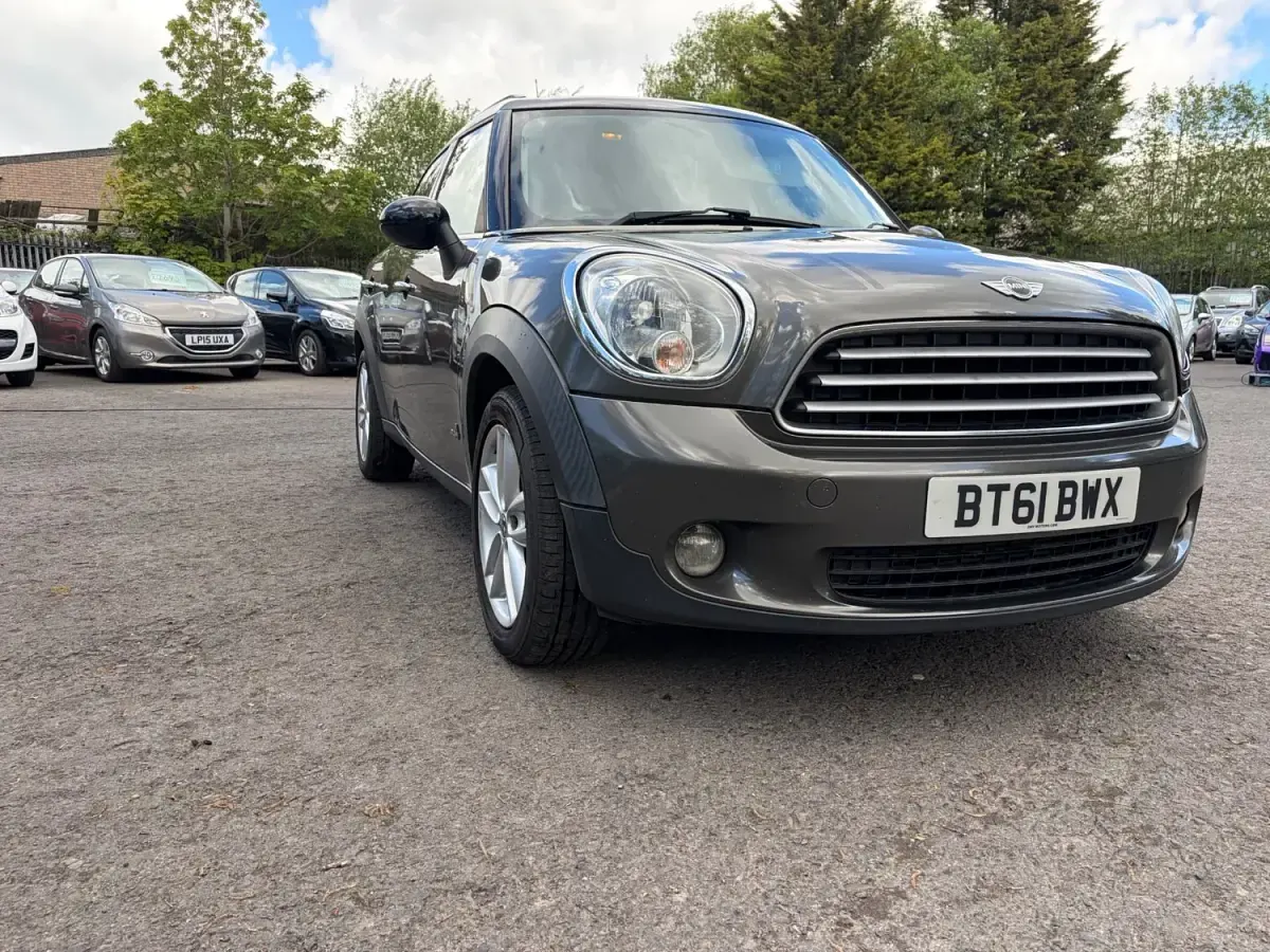 Usado Mini Cooper D 2012 Gris Utilitario