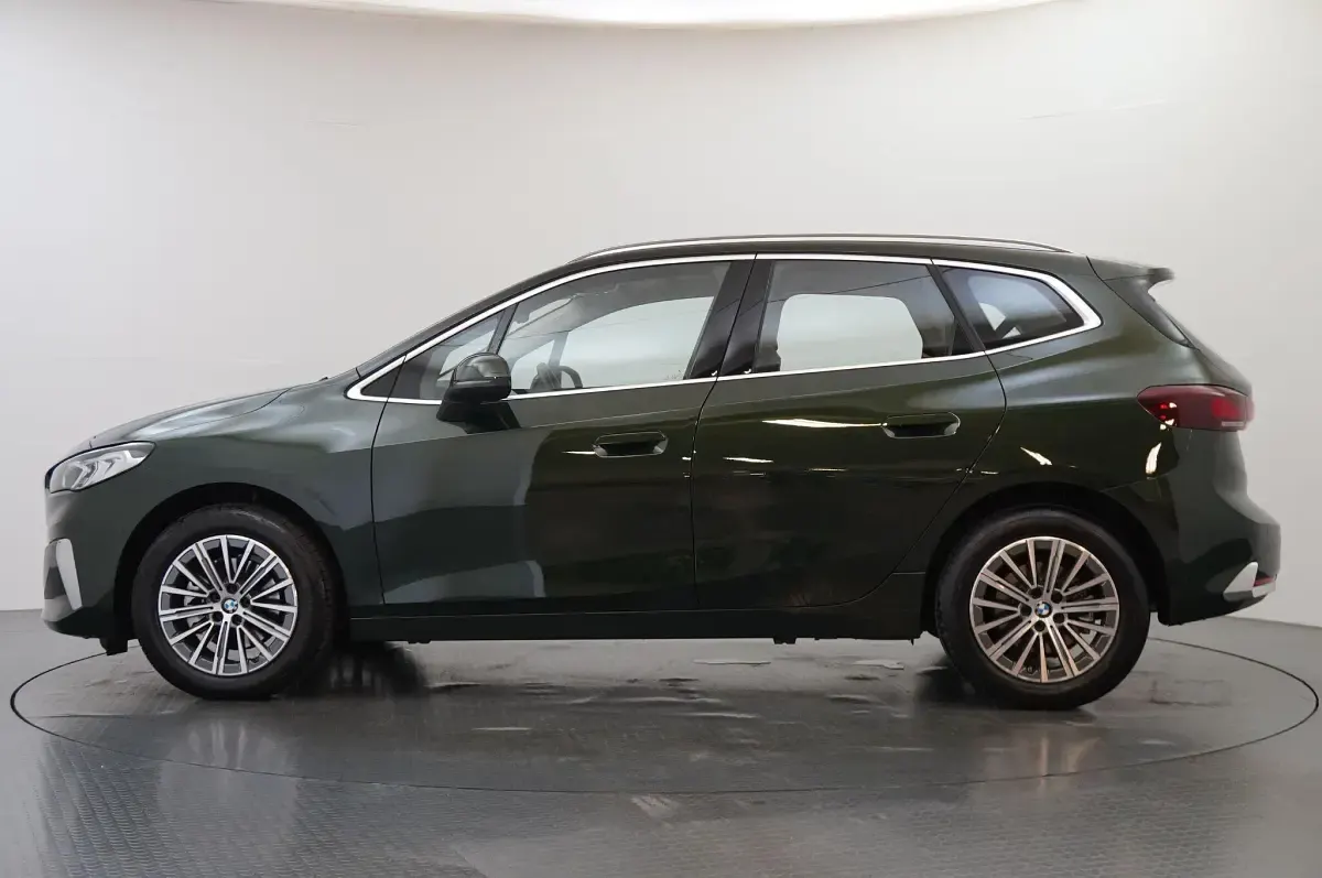 Used BMW 220 Luxury Line 168 HP (123 kW) 2025 Green MPV