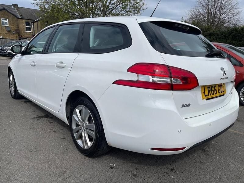 Used Peugeot 308 Active 130 HP (95 kW) 2016 White Estate