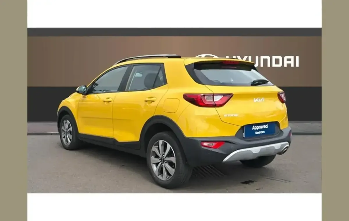 Used Kia Stonic 99 HP (72 kW) 2023 Yellow SUV