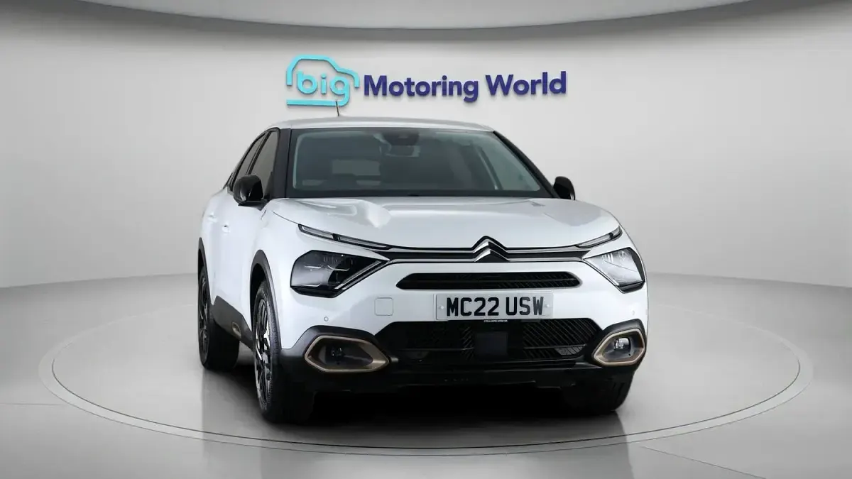 Used Citroën C4 PureTech 131 HP (96 kW) 2022 White Hatchback