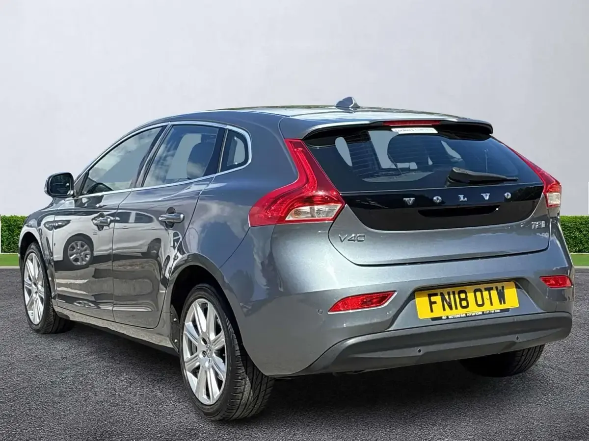 Used Volvo V40 Inscription 122 HP (89 kW) 2018 Grey Hatchback