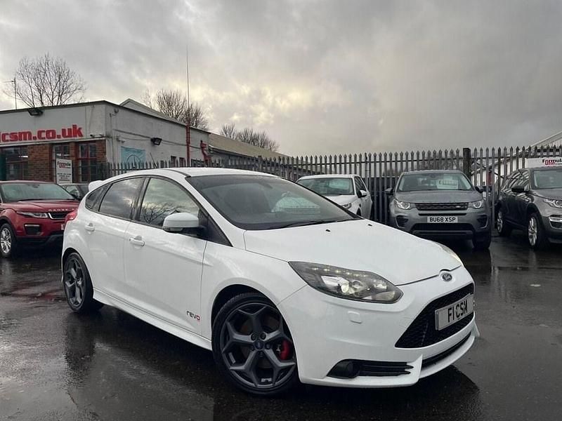 Used Ford Focus ST 250 HP (183 kW) 2014 White Hatchback
