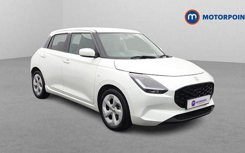 White Used 2025 Suzuki Swift Hatchback | £14,749 (Fair price) - Image 1/4