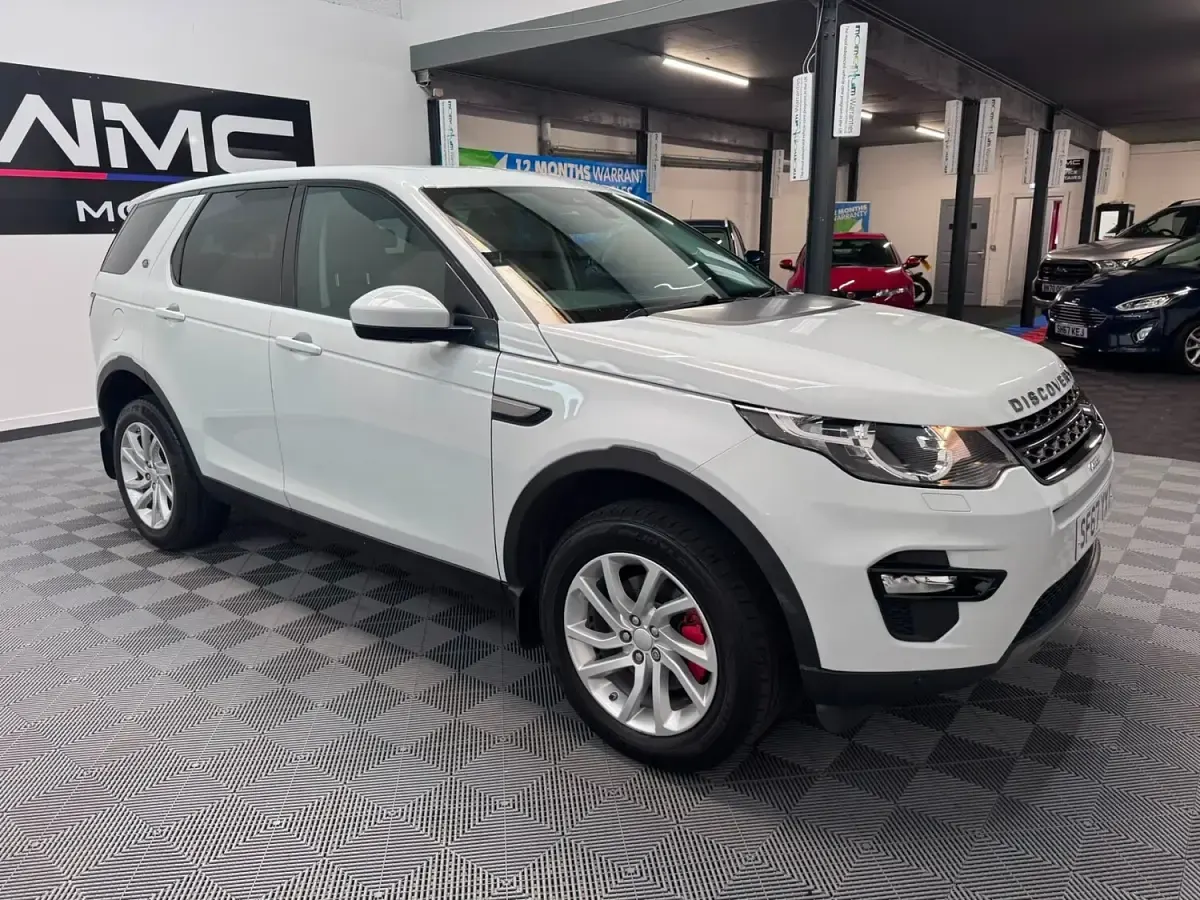 Used Land Rover Discovery Sport SE 177 HP (130 kW) 2017 White SUV