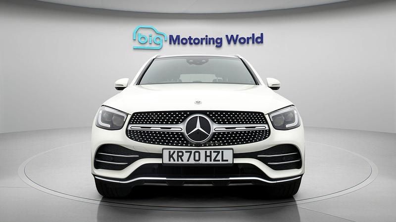 Used Mercedes GLC300 AMG line 241 HP (177 kW) 2020 White SUV