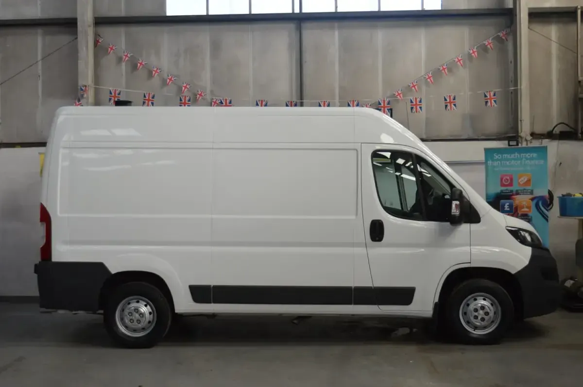 Second-hand Peugeot Boxer 130 CP (95 kW) 2016 Alb Van