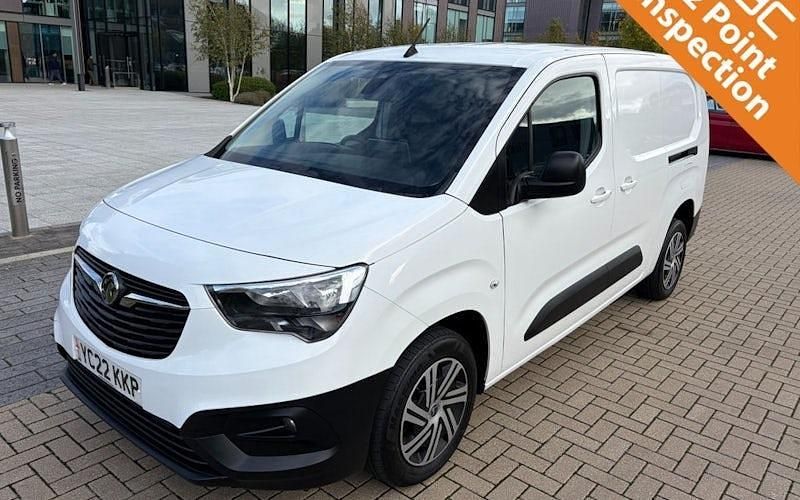 White Used 2022 Vauxhall Combo S MPV | £11,290 (Fair price) - Image 1/2
