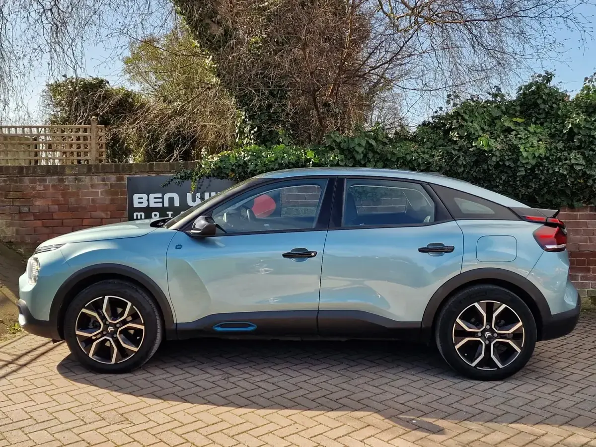 Used Citroën e-C4 100 kW (136 HP) 2023 Blue Hatchback