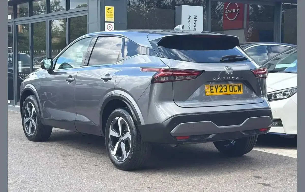 Used Nissan Qashqai N-Connecta 155 HP (114 kW) 2023 Grey SUV