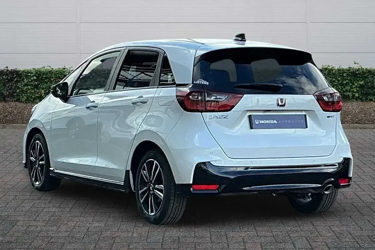 Used Honda Jazz Advance 122 HP (89 kW) 2026 Platinum white Hatchback