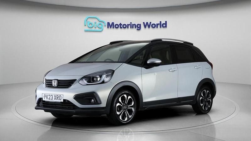 Used Honda Jazz Hybrid 109 HP (80 kW) 2023 White Hatchback