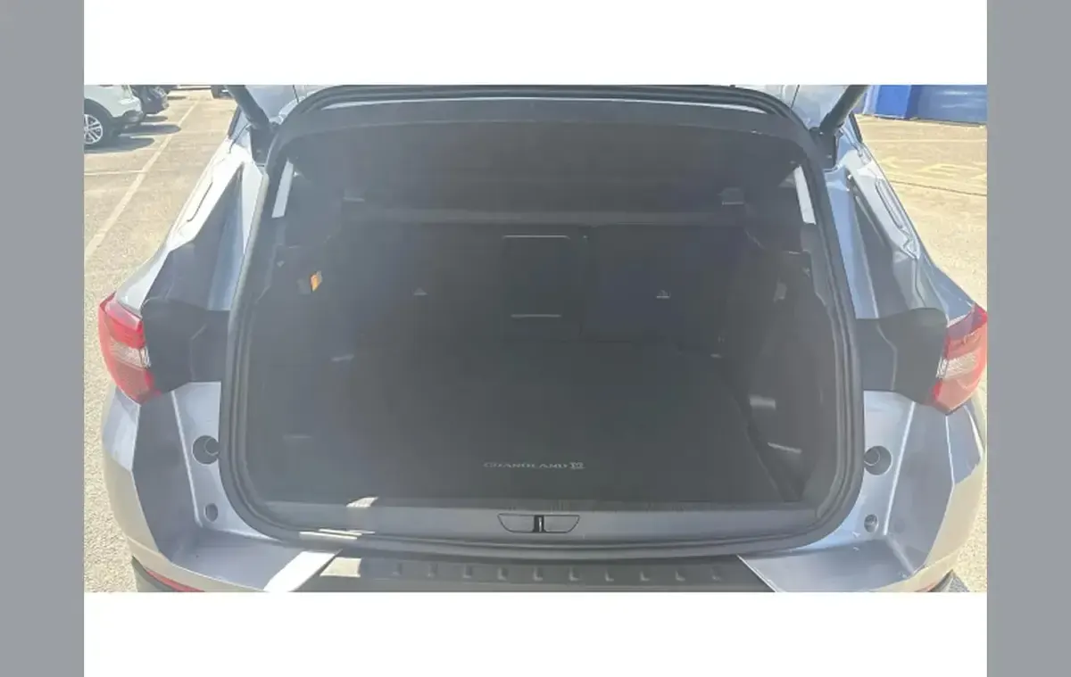 Used Vauxhall Grandland X Sport 120 HP (88 kW) 2018 Grey SUV