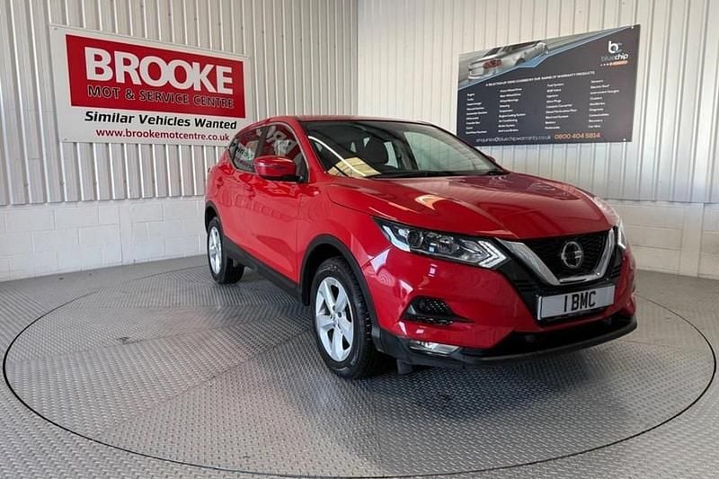 Red Used 2019 Nissan Qashqai Acenta Premium SUV | £9,390 (Good price) - Image 1/1