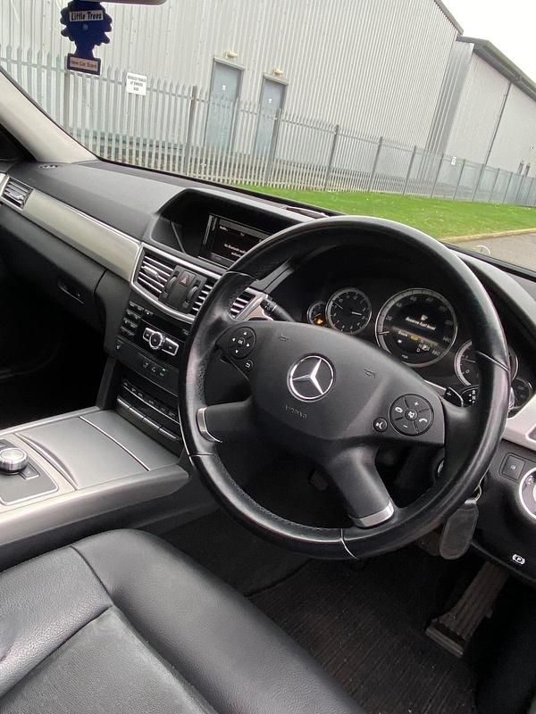 Begagnad Mercedes E220 SE 2013 Svart Sedan