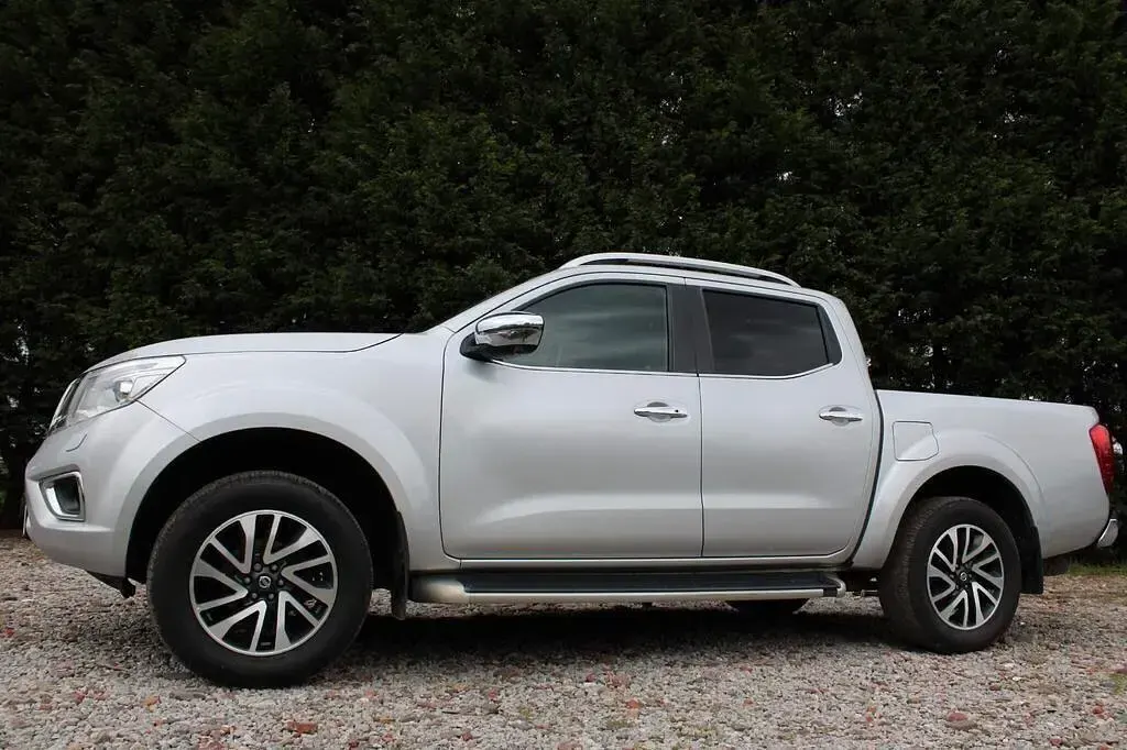 Used Nissan Navara Tekna 2017 Silver Pickup