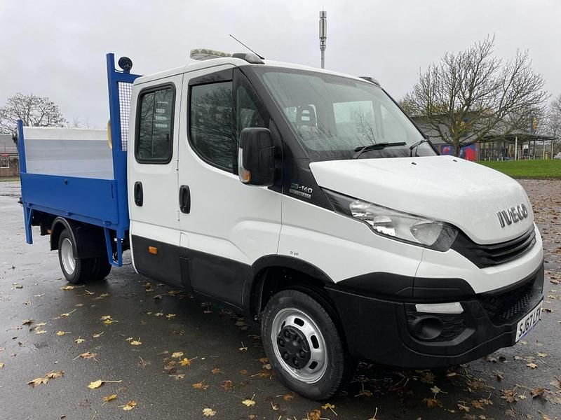 White Used 2017 Iveco Daily Sedan | £13,995 (Fair price) - Image 1/4