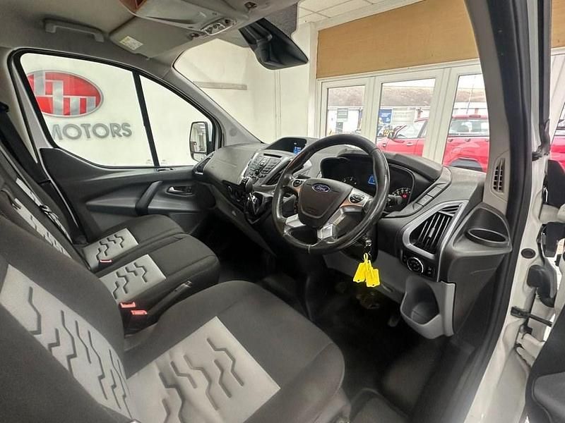 Used Ford Transit Custom Limited 2017 White Estate