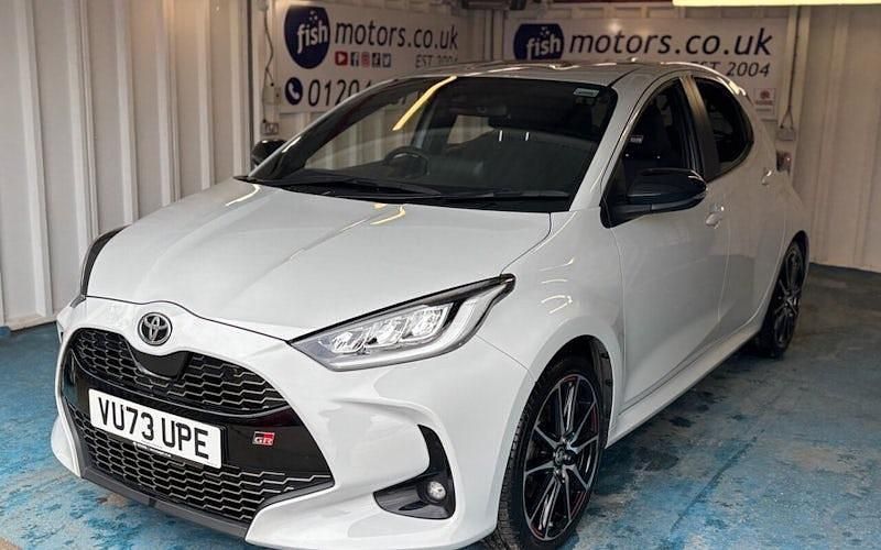 Used Toyota Yaris Hybrid Design 116 HP (85 kW) 2023 Grey Hatchback