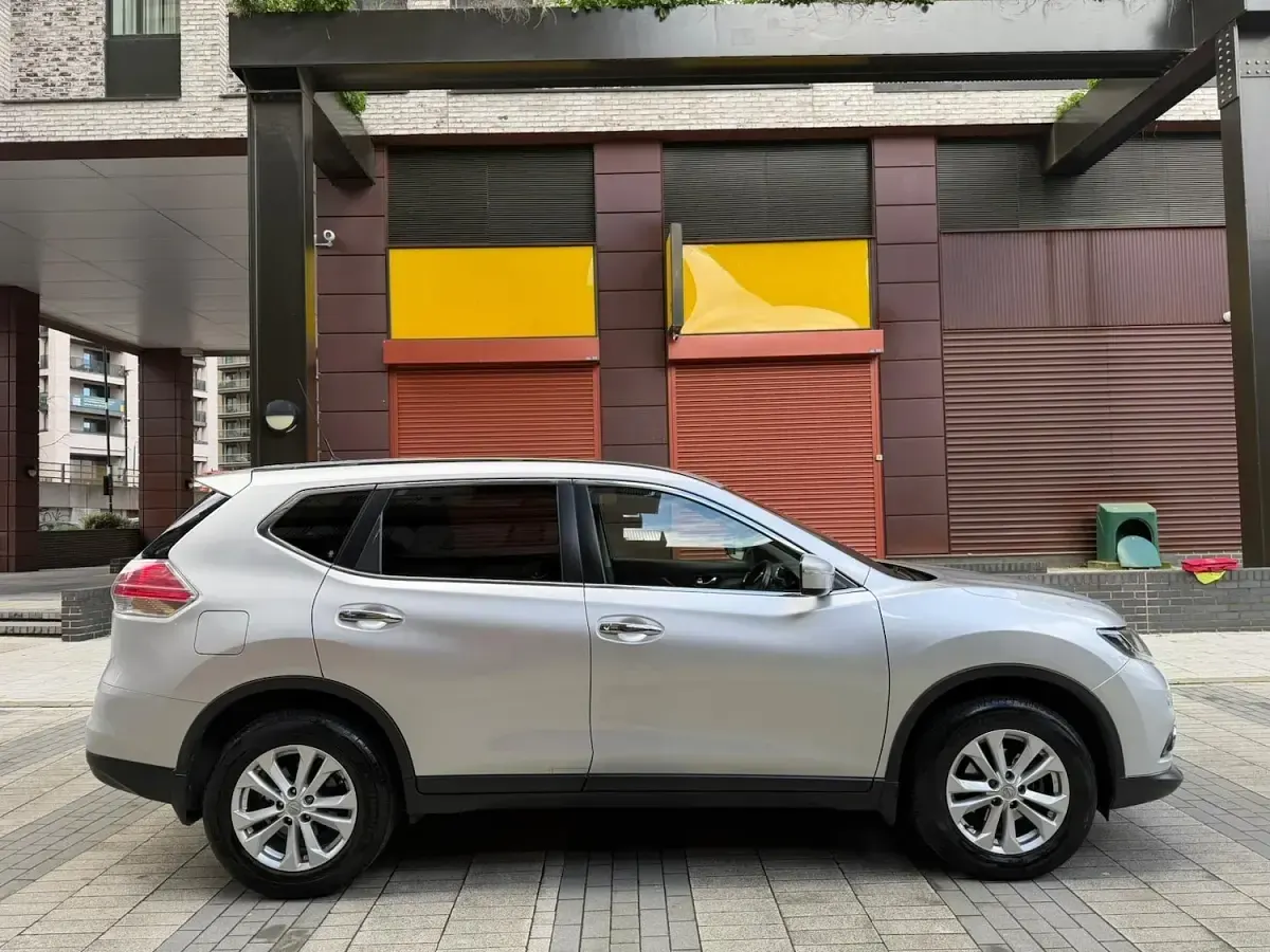 Used Nissan X-Trail Acenta 130 HP (95 kW) 2017 Silver SUV