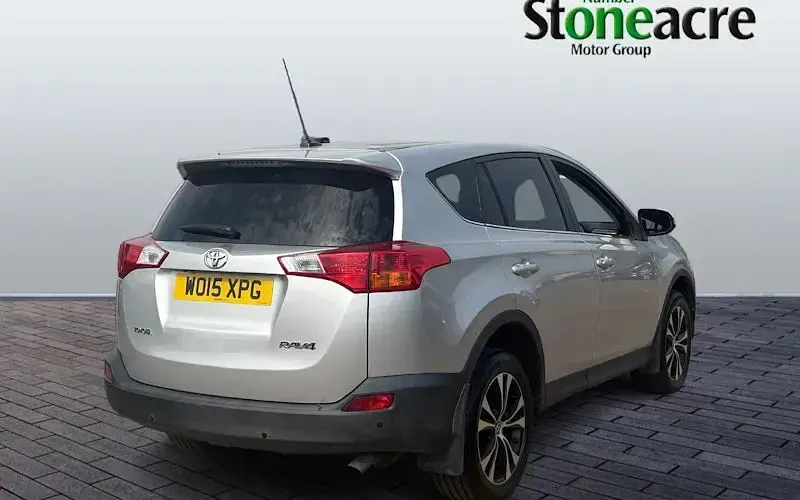 Used Toyota RAV4 124 HP (91 kW) 2015 Silver SUV