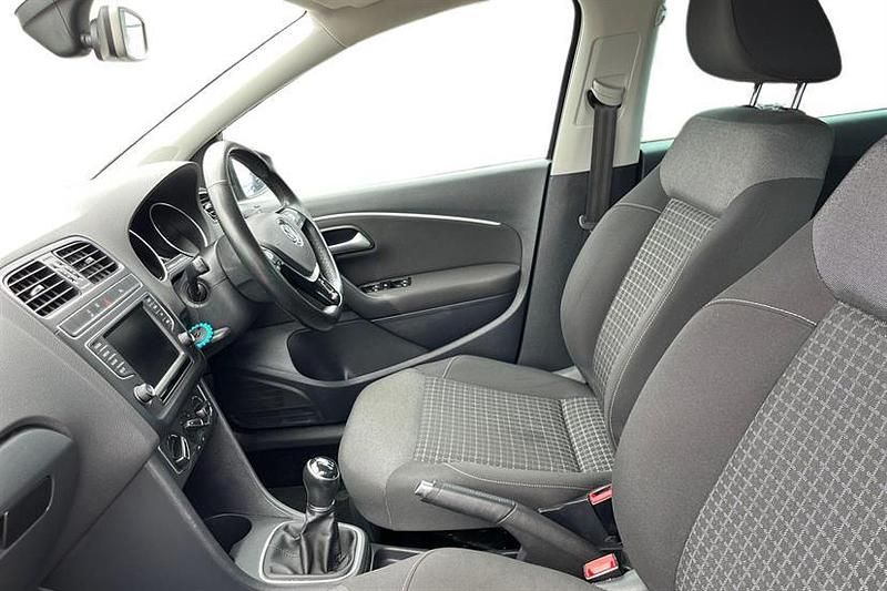 Used VW Polo Match 60 HP (44 kW) 2016 Black Hatchback