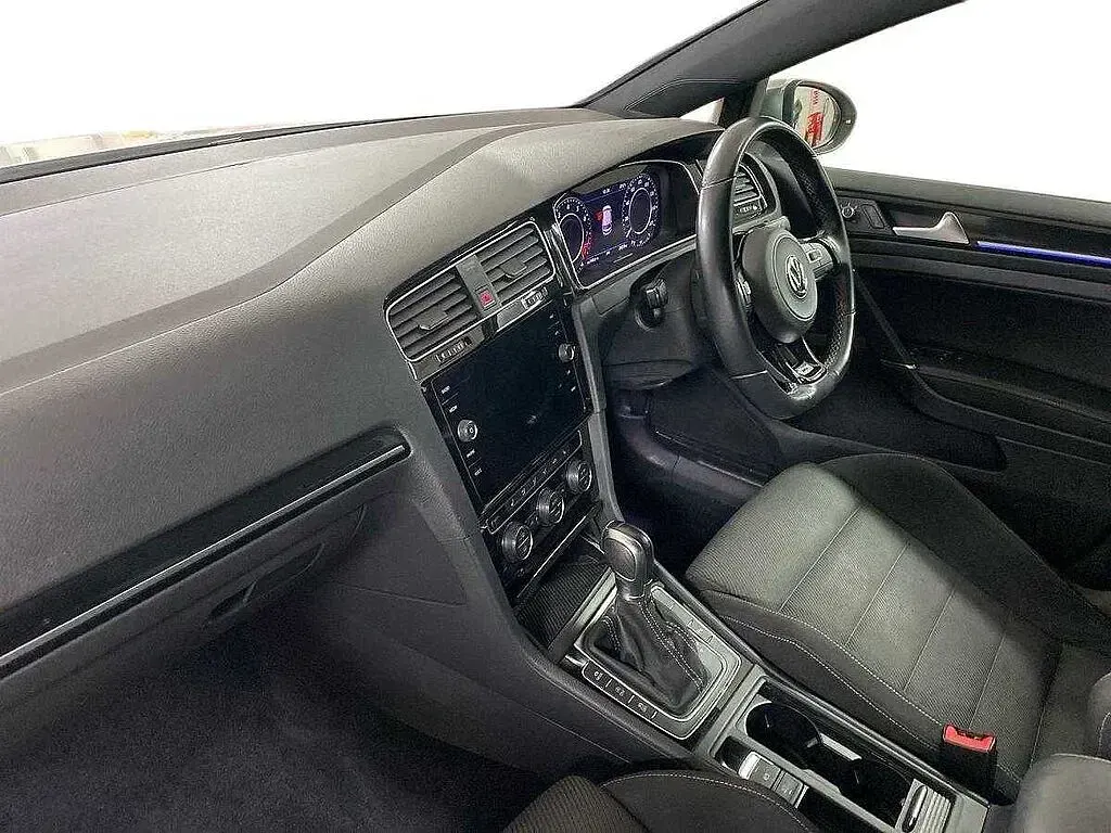 Used VW Golf VII R 310 HP (228 kW) 2018 White Hatchback
