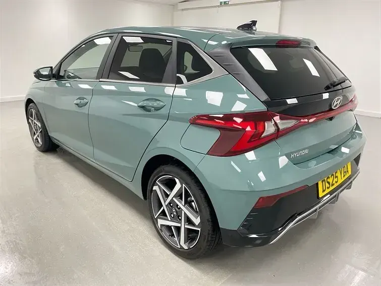 Used Hyundai i20 Ultimate 90 HP (66 kW) 2025 Green Hatchback