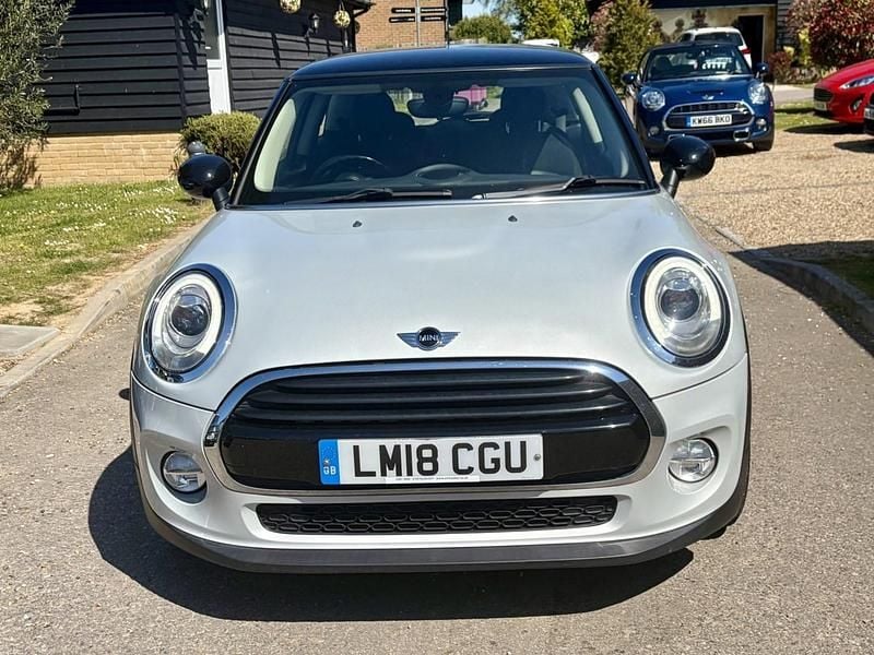 Usado Mini Cooper Hatch 136 HP (100 kW) 2018 Prateado Citadino