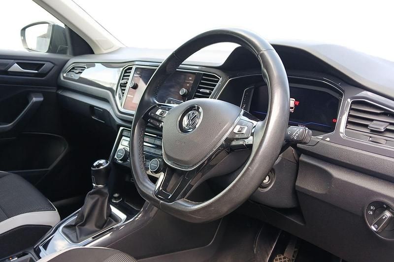 Begagnad VW T-Roc SEL 115 HK (84 kW) 2019 Grå SUV