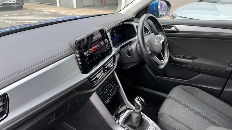 Used VW T-Roc Life 150 HP (110 kW) 2023 Ravenna blue metallic SUV