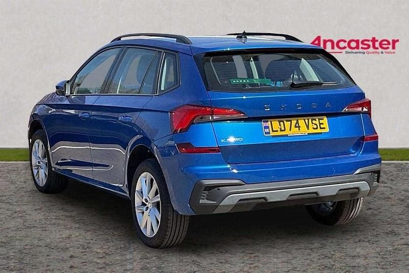 Begagnad Skoda Kamiq SE 94 HK (69 kW) 2024 Blå SUV