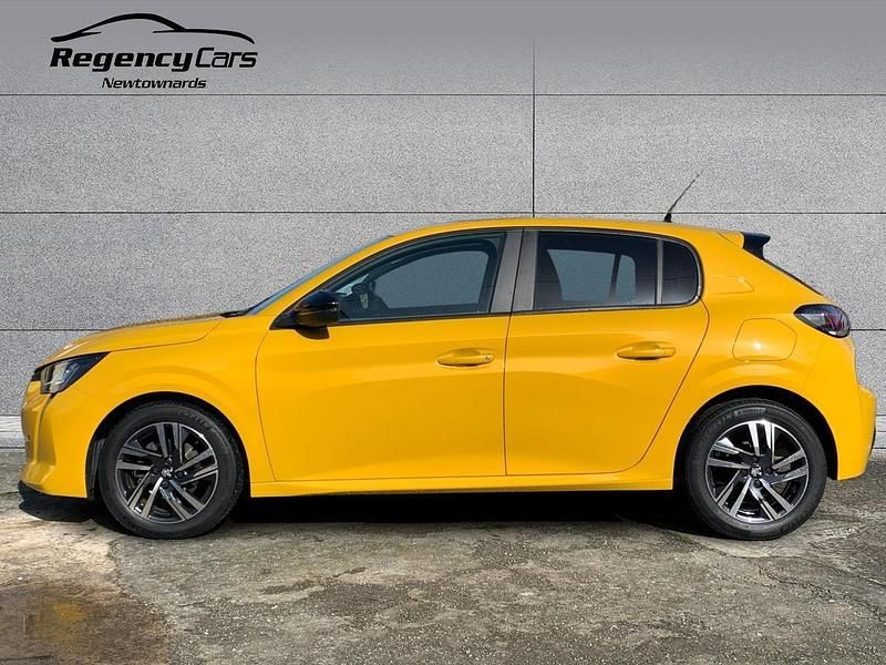Used Peugeot 208 Active+ 74 HP (54 kW) 2023 Yellow Hatchback