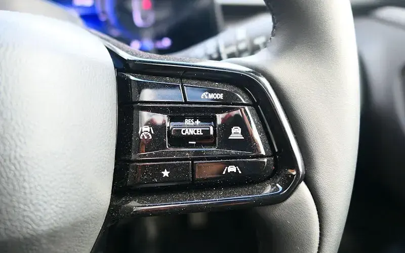 New Suzuki e-Vitara 127 kW (174 HP) 2025 White SUV