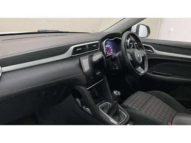 Used MG ZS Excite 106 HP (77 kW) 2021 White SUV