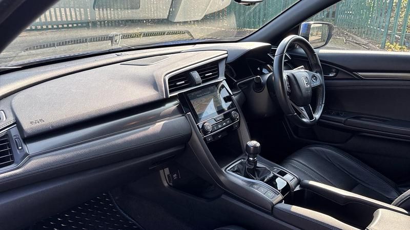 Used Honda Civic EX 129 HP (94 kW) 2017 Blue Hatchback